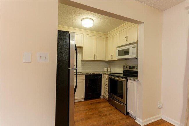 Foto del edificio - 4266 Roswell Rd NE