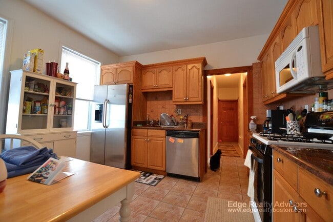 Building Photo - 6 Litchfield St