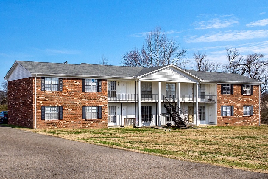 Primary Photo - Pinecreek Apartments