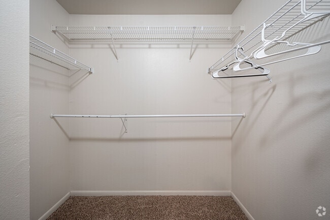 2BR, 2BA - 1,025SF - The Enclave Apartments