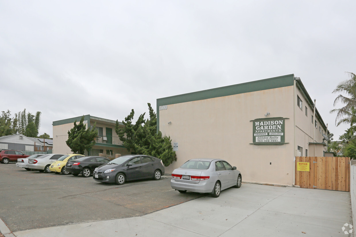 Primary Photo - 2820-2840 Madison St