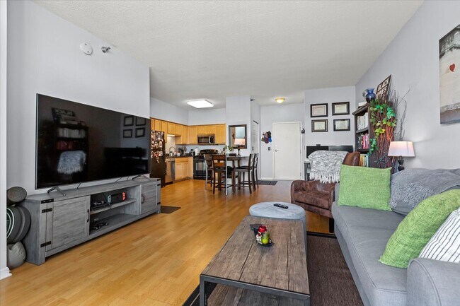 Foto del edificio - 1134 W Granville Ave