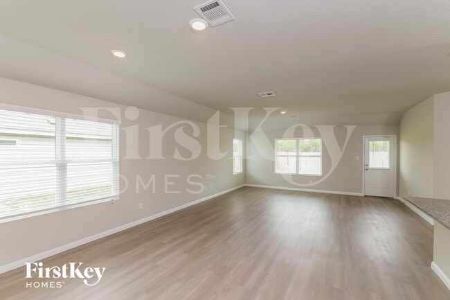 Foto del edificio - 1902 Morse Way