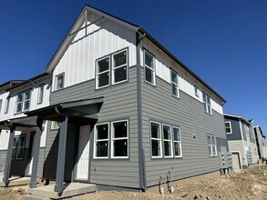 Building Photo - 2747 Bear Spgs Cir