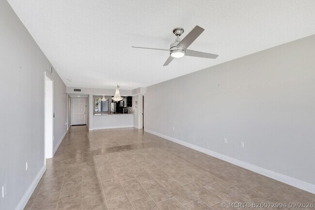 Foto del edificio - 2741 Village Blvd