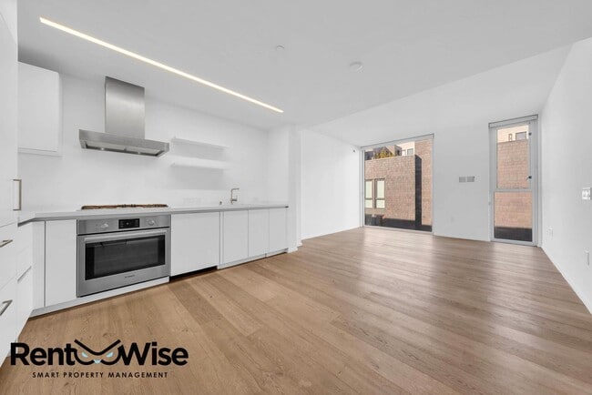 Building Photo - 450 Hayes St