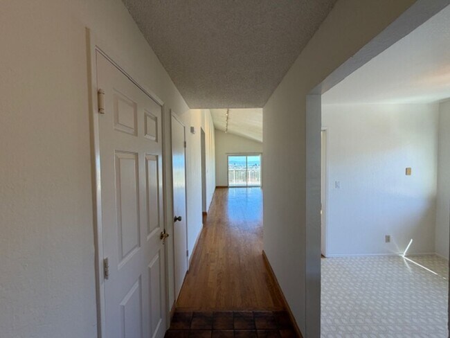 Foto del edificio - Gorgeous 4 Bed 3 bath