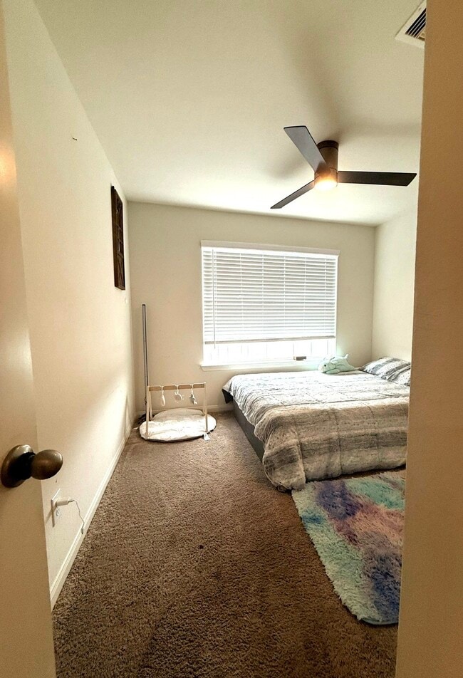 Foto del edificio - 8103 Vacek Meadows Loop