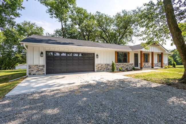 Foto del edificio - 25 Poplar Hill Dr