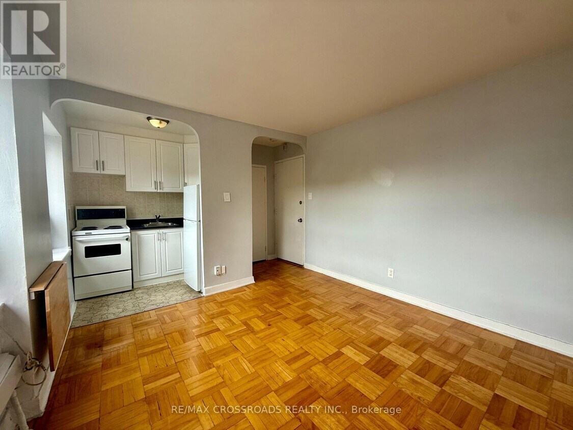 Photo du bâtiment - 2770 Yonge St