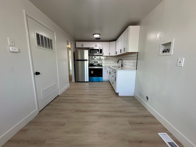 Building Photo - 1340 S 200 E