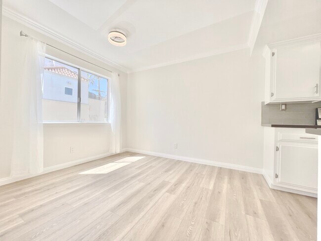 Building Photo - 1148 9th St