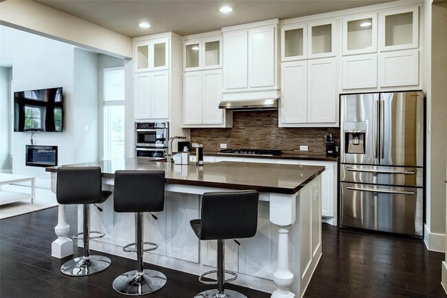 Foto del edificio - 6812 Royal Liverpool Dr