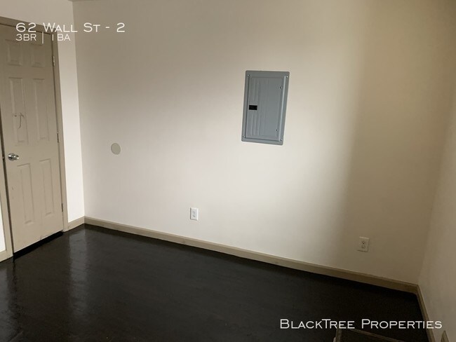 Building Photo - 62 Wall St