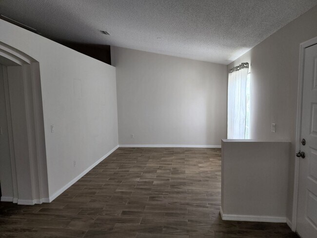 Building Photo - Spacious 3 BR 2 BA 2 CG rental in western PSL