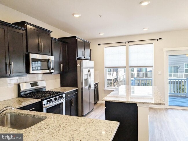 Building Photo - 3106 Laurel Hl Rd