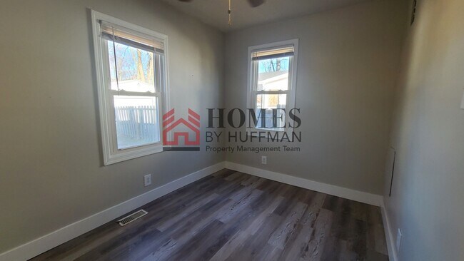 Building Photo - Two Bedroom House | Westside