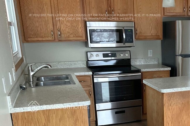 Foto del edificio - 9908 108th Pl N