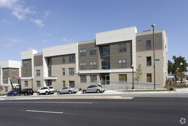 Capitol Rows - Capitol Rows Apartments