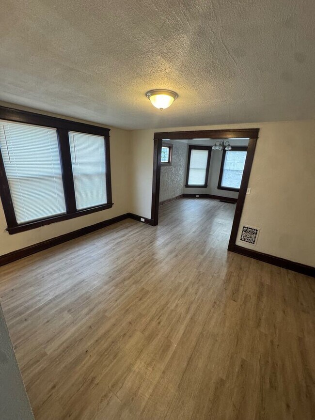 Foto del edificio - 3245 W 99th St