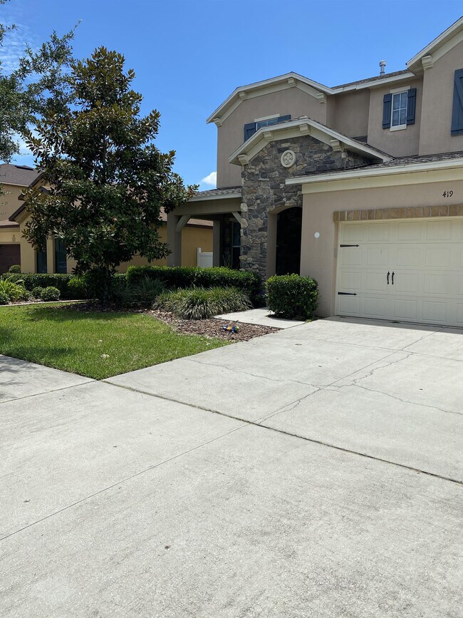 Foto del edificio - 419 Westchester Hills Ln