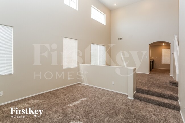 Building Photo - 4633 N Sergeant Ct