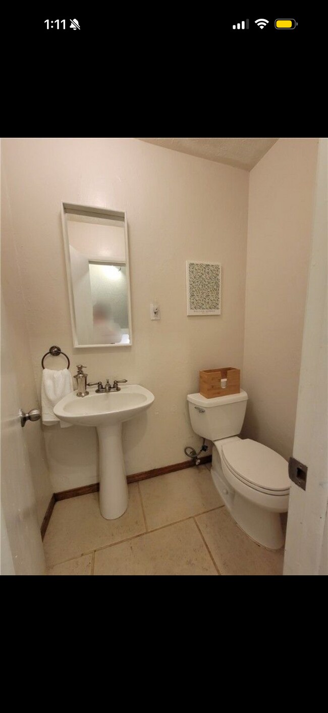 Foto del edificio - 611 Broadhead Ave