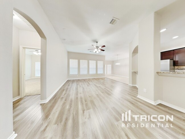 Building Photo - 2211 Leonetti Ln