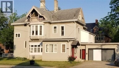 Building Photo - 448 King St W