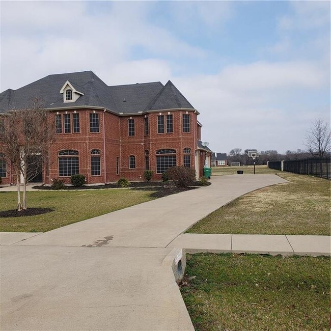 Building Photo - 2645 Wells Ct