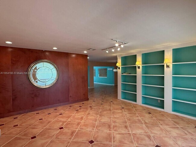 Foto del edificio - 1728 NE 39th St