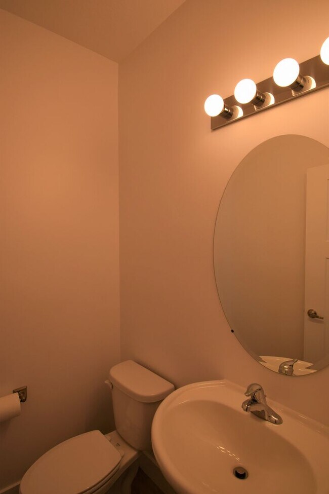 Foto del edificio - Charming 3 Bed 2.5 Bath Townhome in Murray!!!
