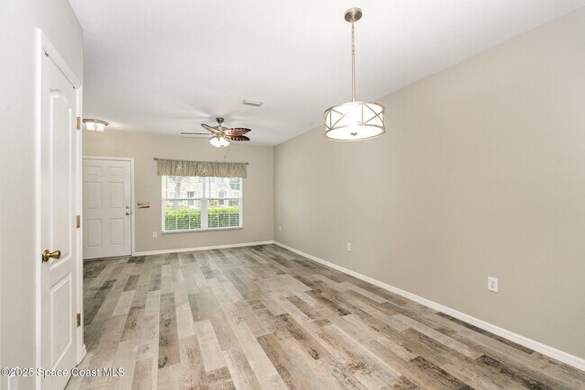 Foto del edificio - 1382 Hampton Park Ln
