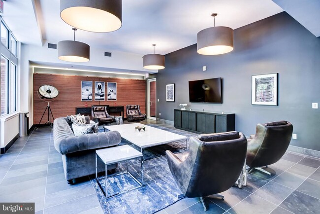Lounge - 1000 New Jersey Ave SE