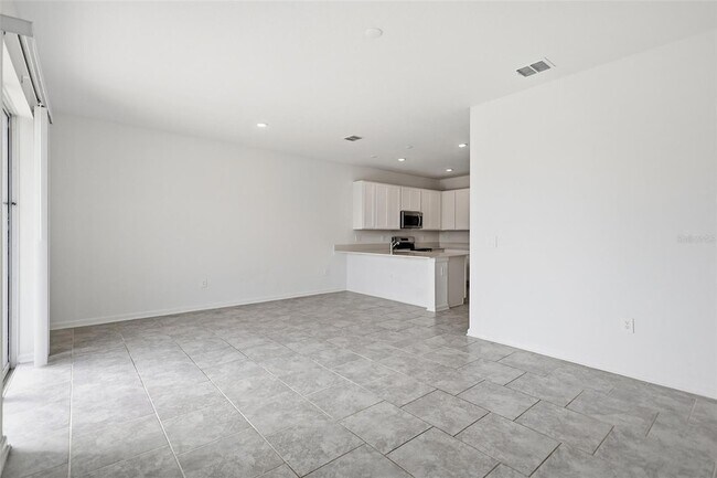 Foto del edificio - 3303 Laurent Lp