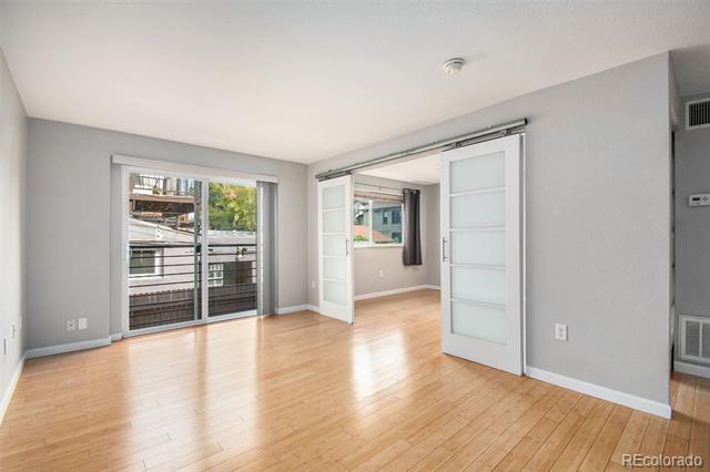 Foto del edificio - 1032 N Clarkson St