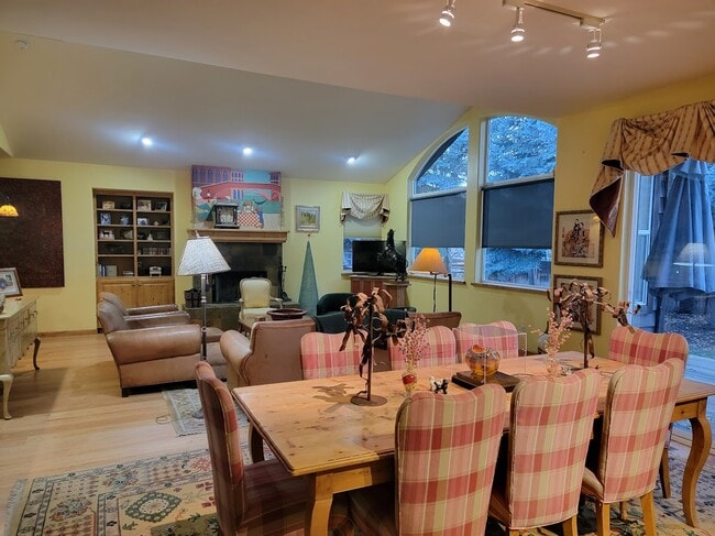 Foto del edificio - 1611 Heroic Rd