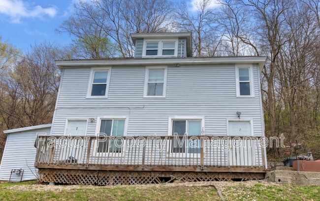 Building Photo - 103 Locust St