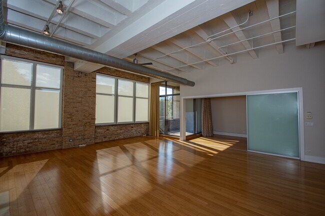Building Photo - 1800 Ridge Ave