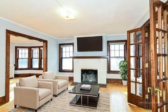 Building Photo - 509 6th St SE