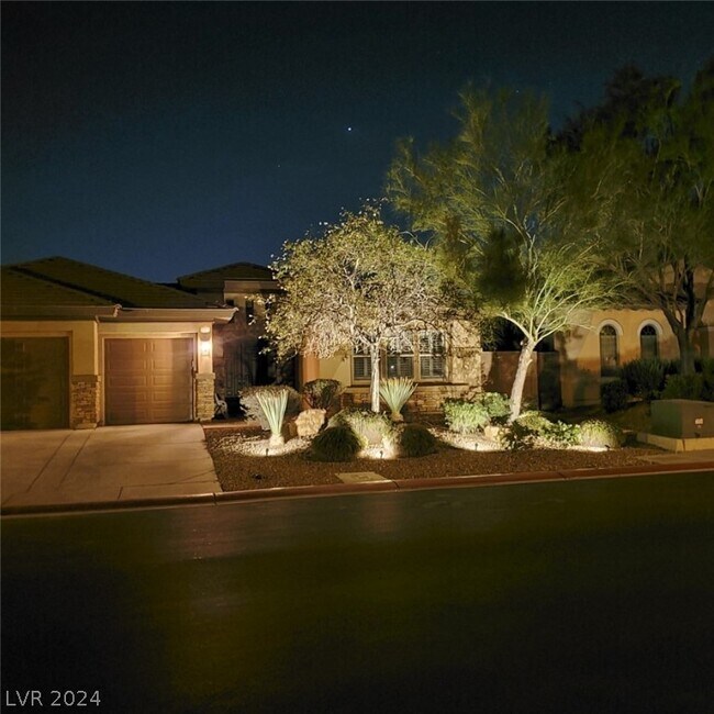 Building Photo - 7412 Redhead Dr