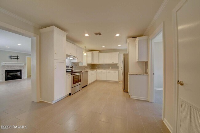 Building Photo - 106 John Wayne Dr