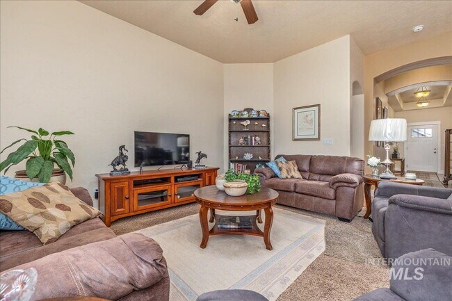 Foto del edificio - "Charming 3-Bedroom Home with 2 Full Baths in Boise's Sought-After West Dover Heights!"