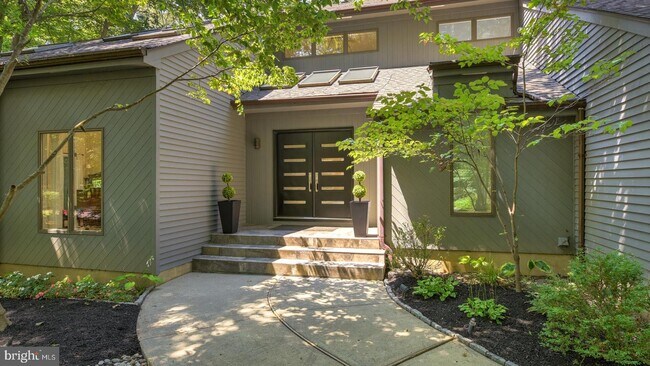 Building Photo - 5 Partridge Run