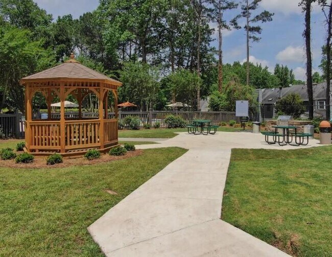 Building Photo - 707 Franklin Gateway SE