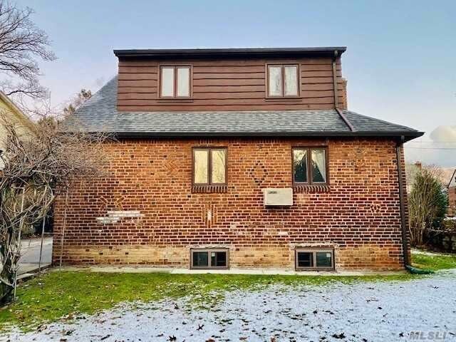 Foto del edificio - 182-37 Radnor Rd