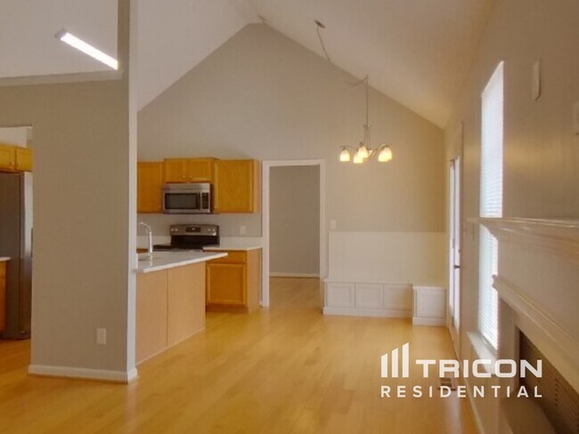 Foto del edificio - 922 Hollow Hill Ct