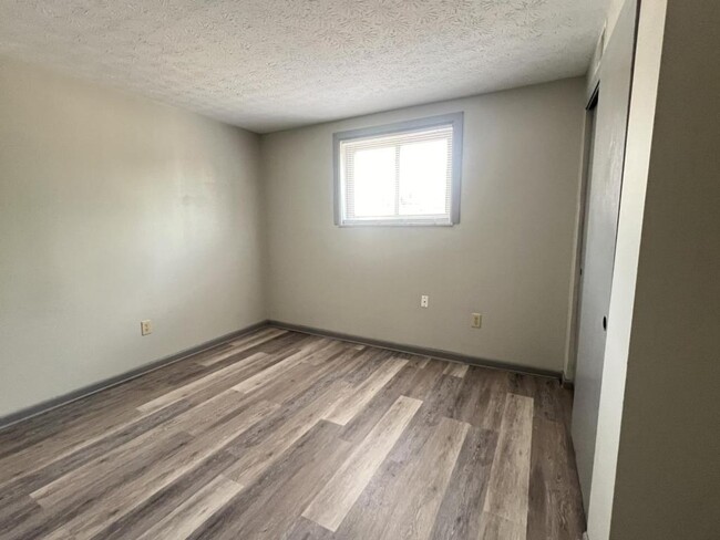 Foto del edificio - 355 E 20th Ave