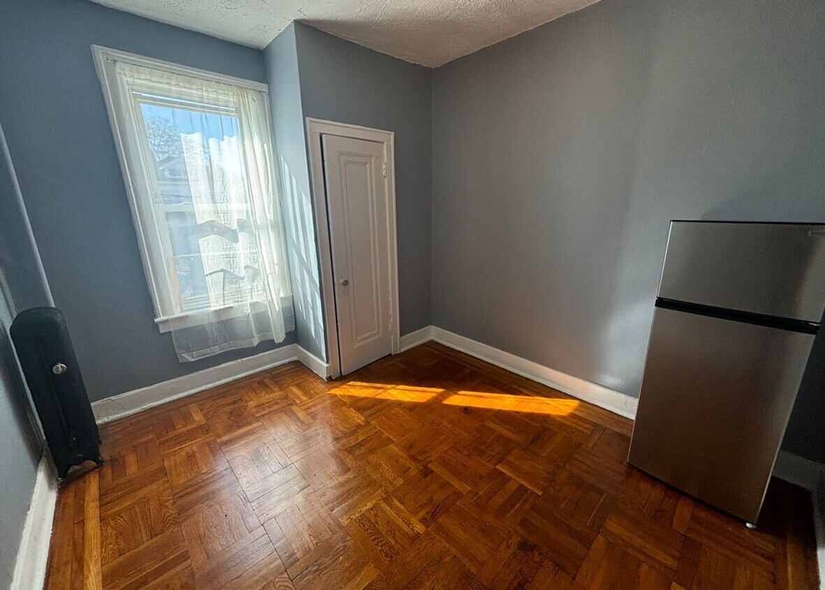 Building Photo - Newly Renovated Apartments in Pine Hills