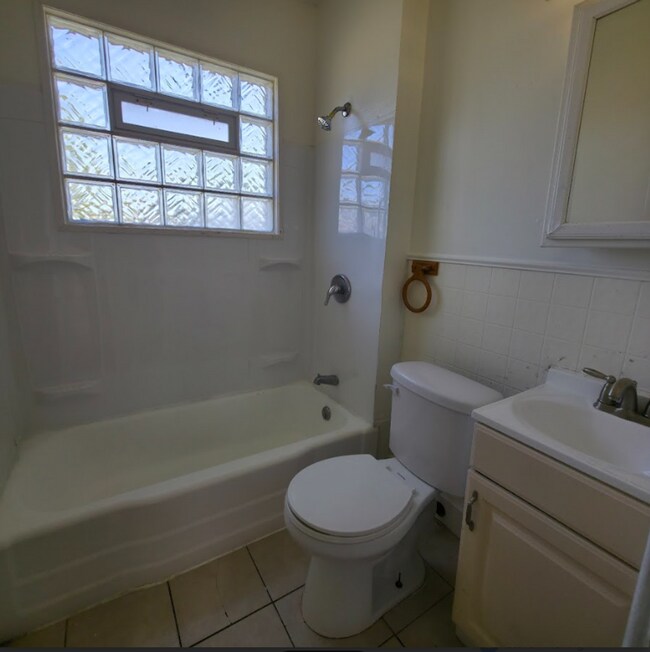 Foto del edificio - 3167 W 115th St
